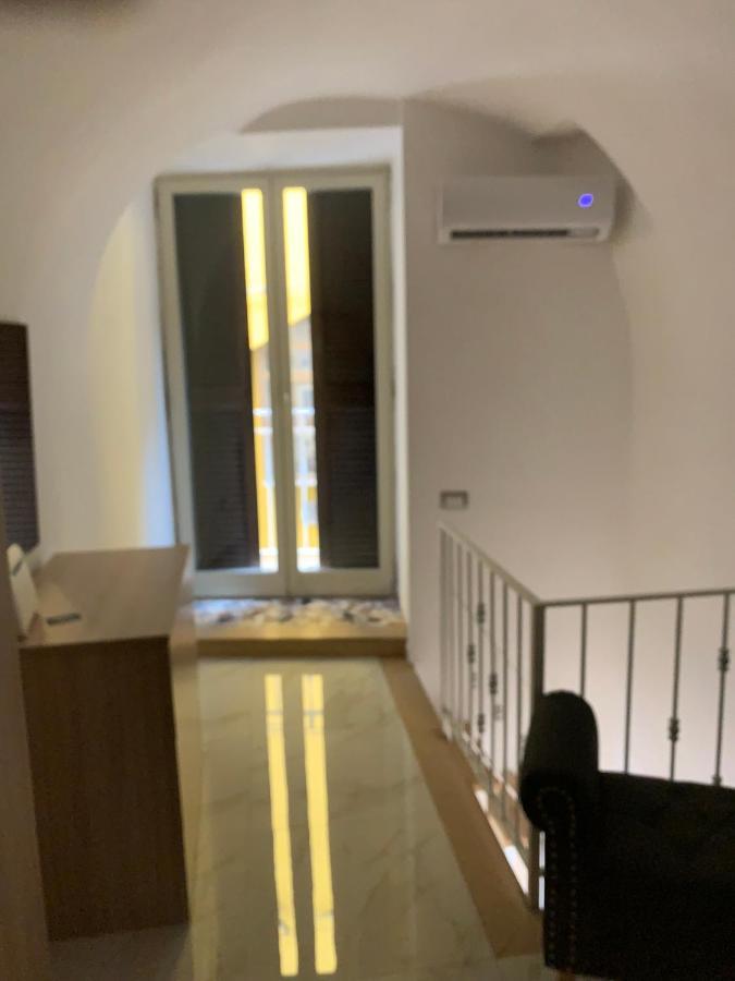 Apartament Viky House Chiaja 1 Neapol Zewnętrze zdjęcie