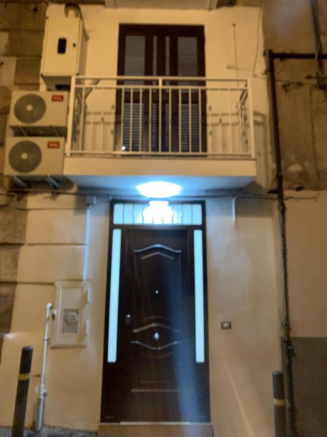 Apartament Viky House Chiaja 1 Neapol Zewnętrze zdjęcie