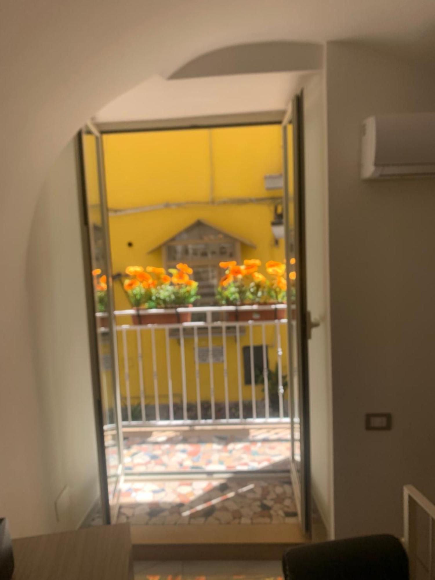 Apartament Viky House Chiaja 1 Neapol Zewnętrze zdjęcie