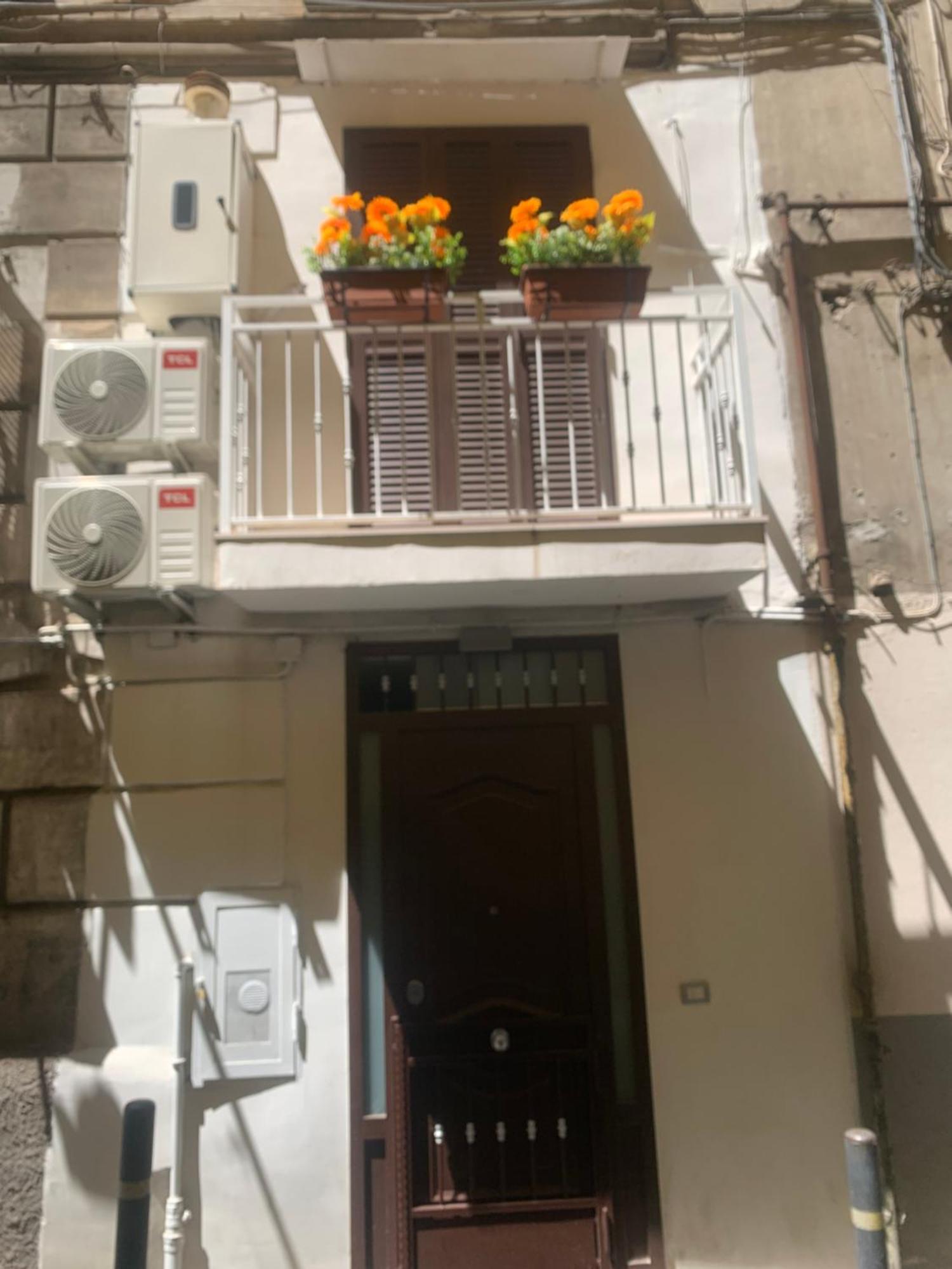 Apartament Viky House Chiaja 1 Neapol Zewnętrze zdjęcie