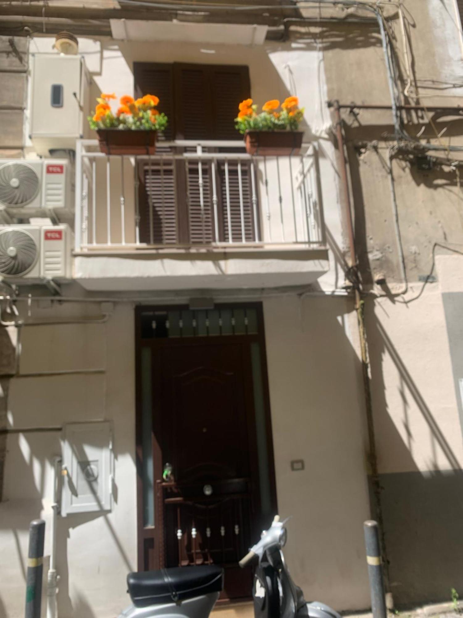Apartament Viky House Chiaja 1 Neapol Zewnętrze zdjęcie
