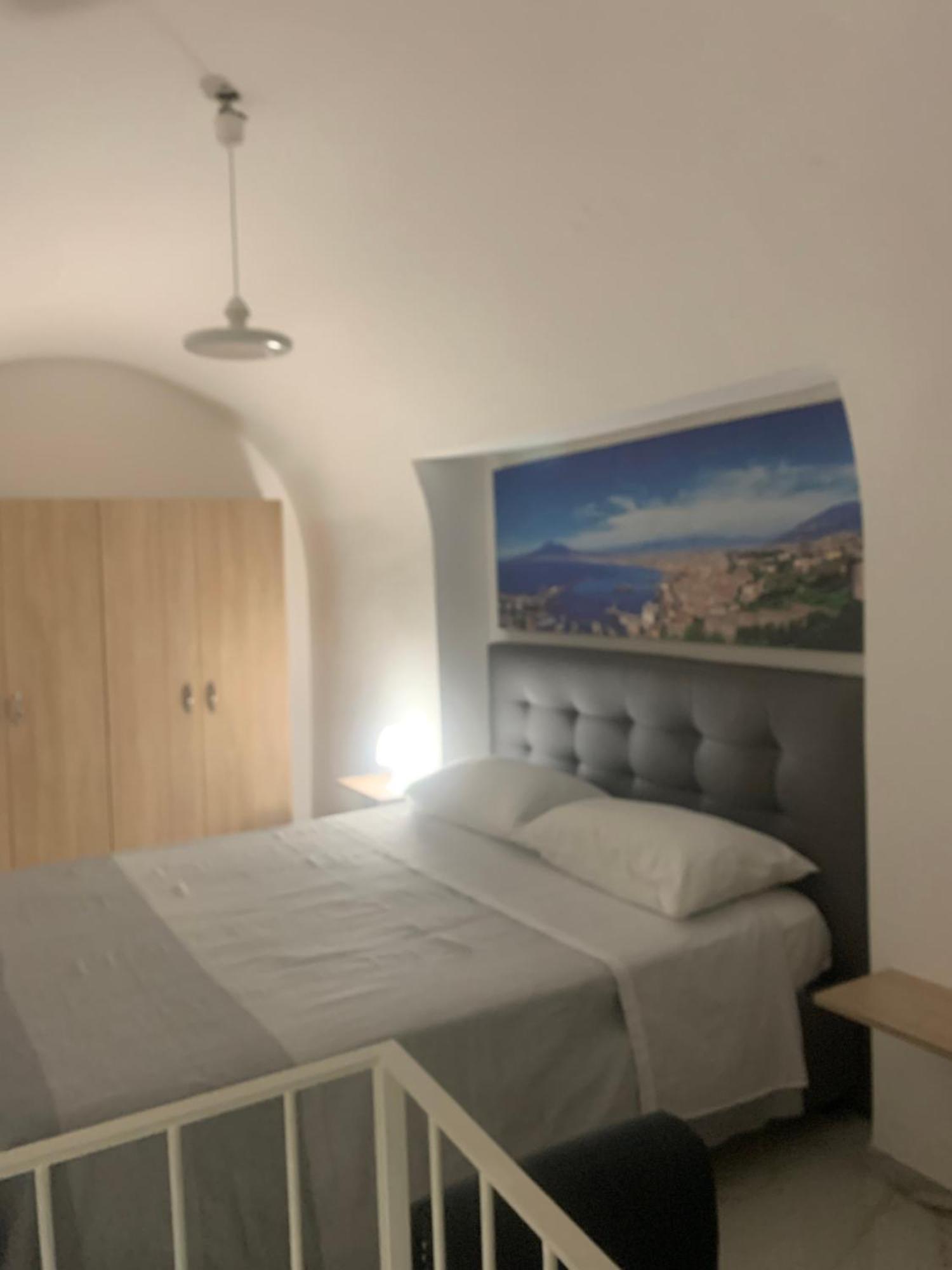 Apartament Viky House Chiaja 1 Neapol Zewnętrze zdjęcie